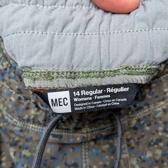 MEC Women Outdoor Camo Lightweight Pants Size 14 Reg Pockets And Waist Laces - Picture 5 of 11